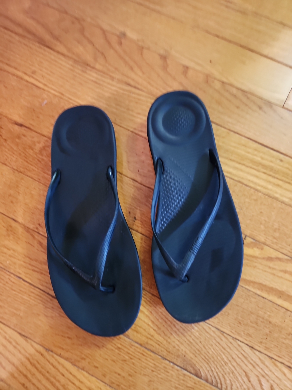 Fitflop Iqushion Black Flip Flop Sandals - Comfortable Be